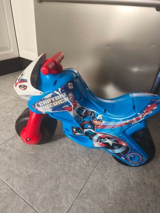 Moto infantil Capitán América