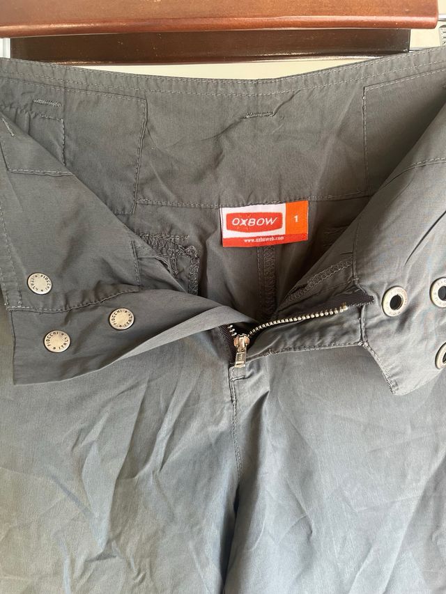 Pantalón deportivo gris