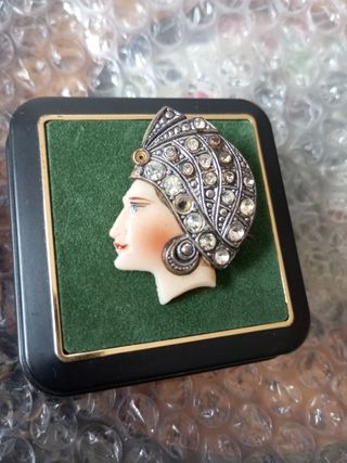 Antiguo broche años 20 mujer con turbante