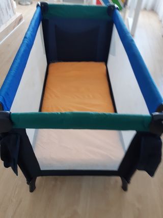 Cuna de viaje plegable con colchón