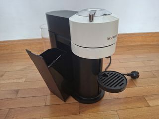 Cafetera Nespresso Vertuo Next Gris
