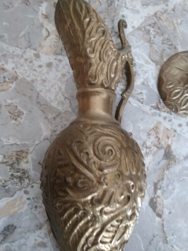 Vasi antichi decorati (2 unità)