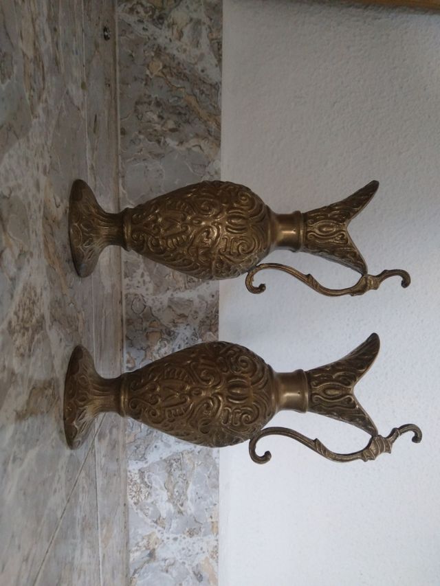 Vasi antichi decorati (2 unità)