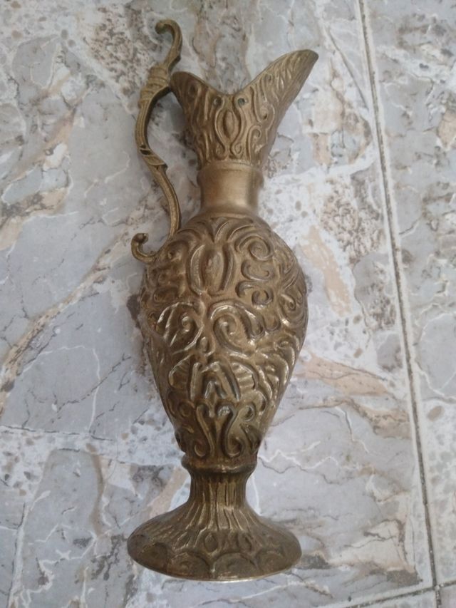 Vasi antichi decorati (2 unità)