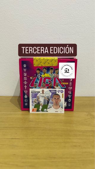 CAJA TERCERA EDICIÓN LIGA ESTE 2025-26 PANINI 