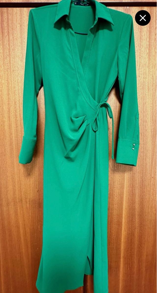 Abito verde incrociato