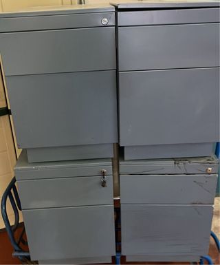 Cajoneras metálicas grises