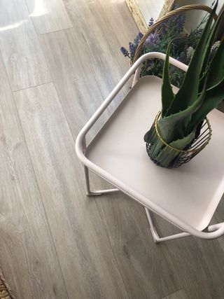 Mesita auxiliar rosa Ikea ideal