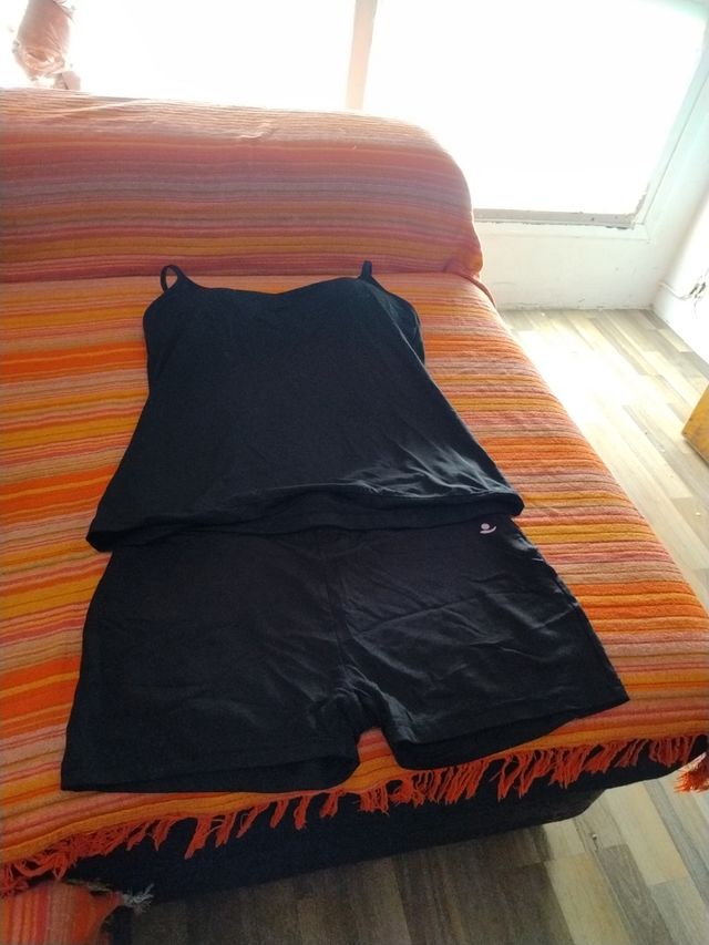 Conjunto deportivo negro