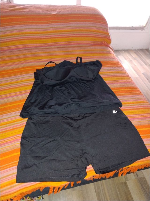 Conjunto deportivo negro