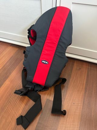 Mochila Portabebés Jane Negra y Roja