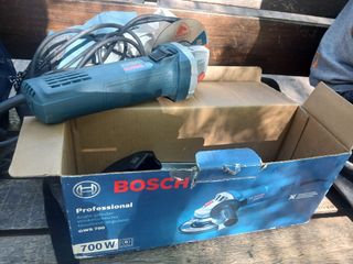 Radial Bosch GWS 700 700W