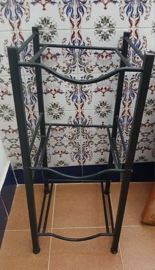 Estantería grande para agua