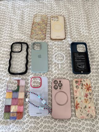 Lote de Fundas iPhone 14 Pro.
