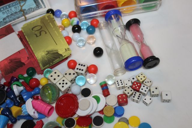 Accesorios Parcheesi y Oca, Billetes, Dados, Reloj