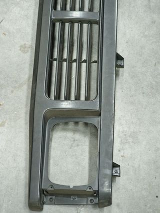Parrilla Nissan Patrol