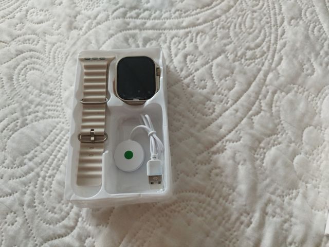 Smartwatch Beige y Plateado