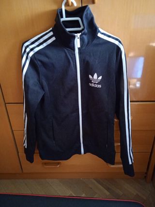 Chaqueta Adidas Negra con Rayas Blancas