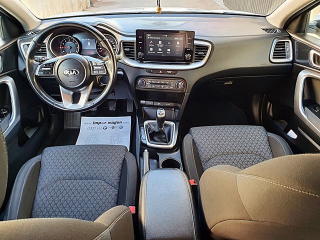 KIA XCeed, CARPLAY, navegador, LED, 6 velocidades