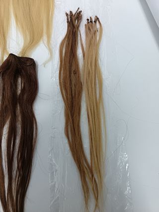 Extensiones de cabello rubias y castañas