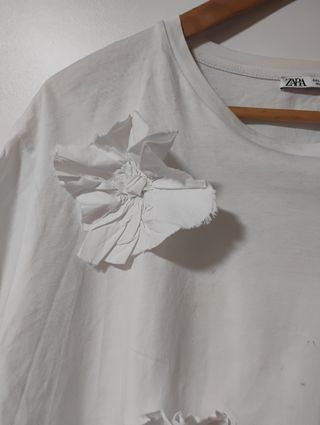 Camiseta Zara Blanca Flores