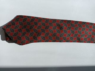 Elegante corbata de seda natural