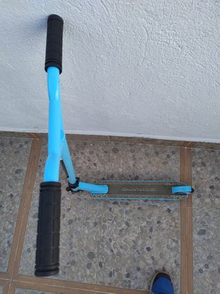 Monopatín infantil azul