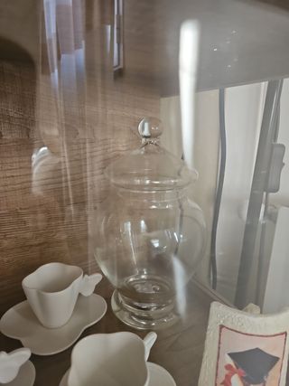 Vaso in cristallo trasparente con coperchio