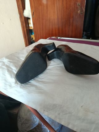 Zapatos de tacón de piel negros talla 34
