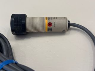 Sensor Fotoeléctrico OMRON E3F2-3L