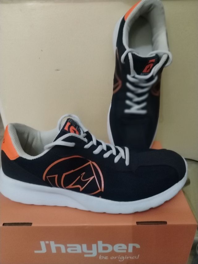 Zapatillas deportivas Nicoboco negras y naranjas