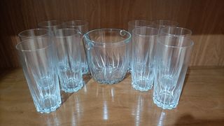 Cubitera y 10 Vasos de Cristal