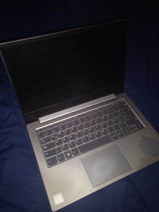 Portátil Lenovo Plata y Negro(leer descripción)