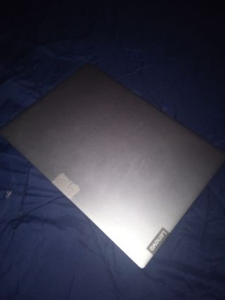 Portátil Lenovo Plata y Negro(leer descripción)