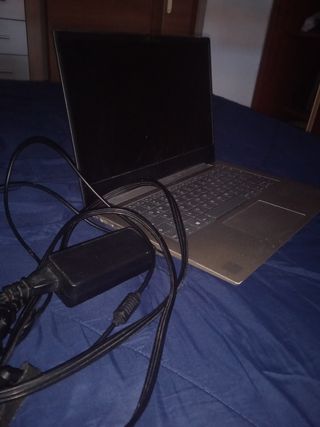 Portátil Lenovo Plata y Negro(leer descripción)