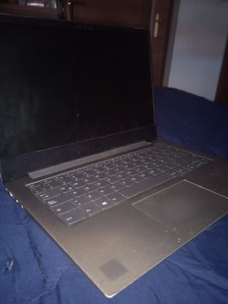 Portátil Lenovo Plata y Negro(leer descripción)