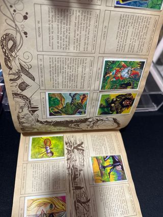 Álbum Monstruos Incompleto faltan 78