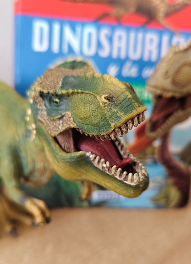 *REBAJADO* Dinosaurios Schleich + Regalo Libro
