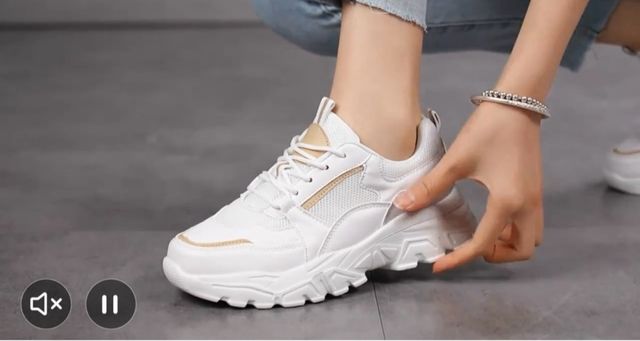 Zapatillas deportivas blancas de mujer