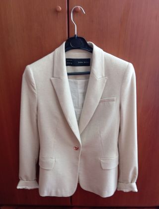 Americana Zara Beige Hilo Dorado Talla S