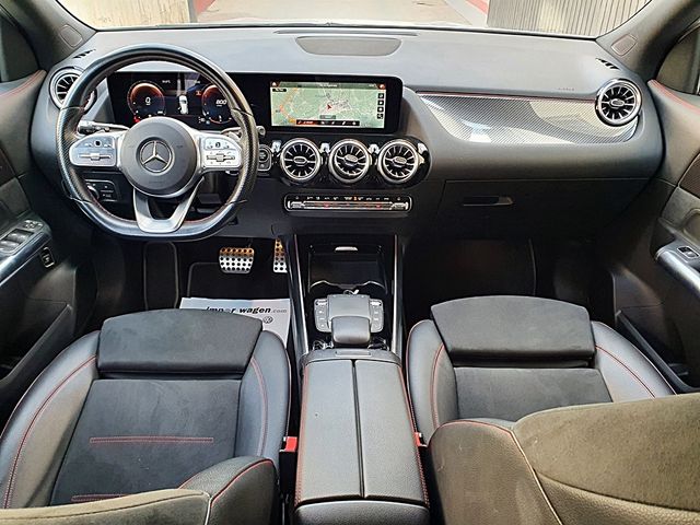 MB GLA 200, pack AMG, navegador, CARPLAY, LED