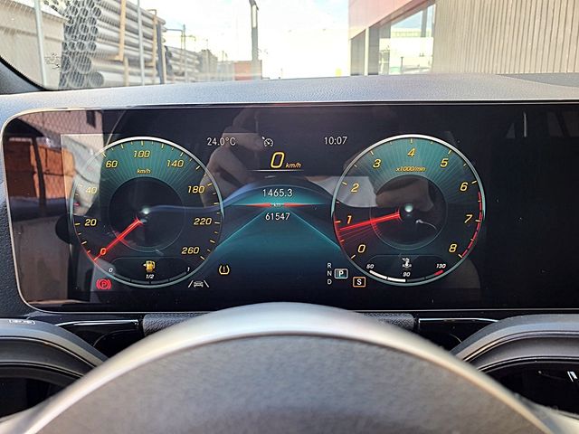 MB GLA 200, pack AMG, navegador, CARPLAY, LED