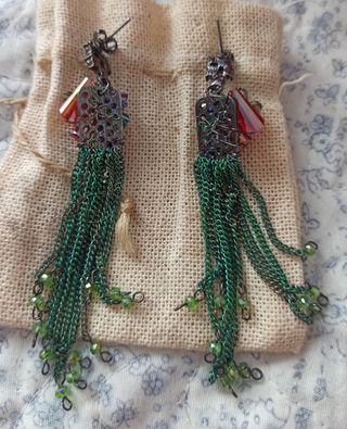 Pendientes largos verdes y multicolor