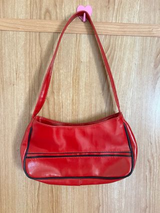 Bolso Rojo Estilo Y2K con Ribete Negro