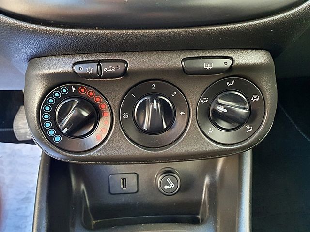 Opel Corsa, climatizador, bluetooth