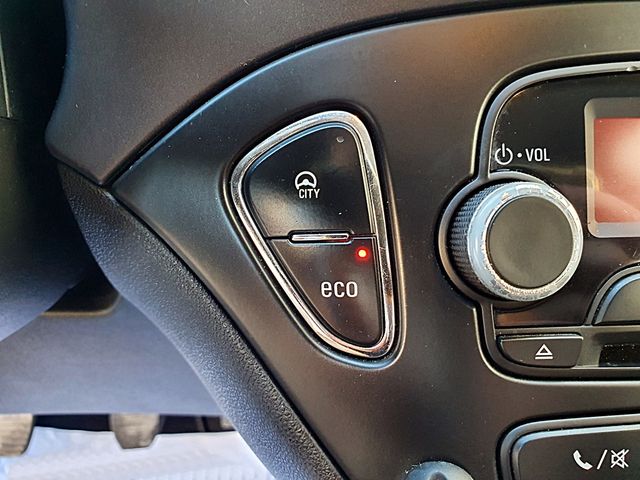 Opel Corsa, climatizador, bluetooth