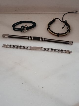 Lote de 4 pulseras de hombre