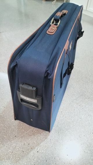Maleta de viaje azul marino