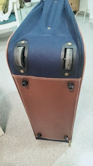 Maleta de viaje azul marino