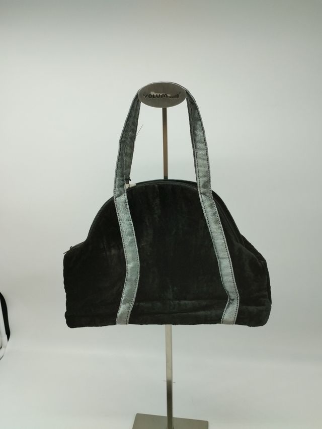 Bolso Negro y Plateado con Flores
